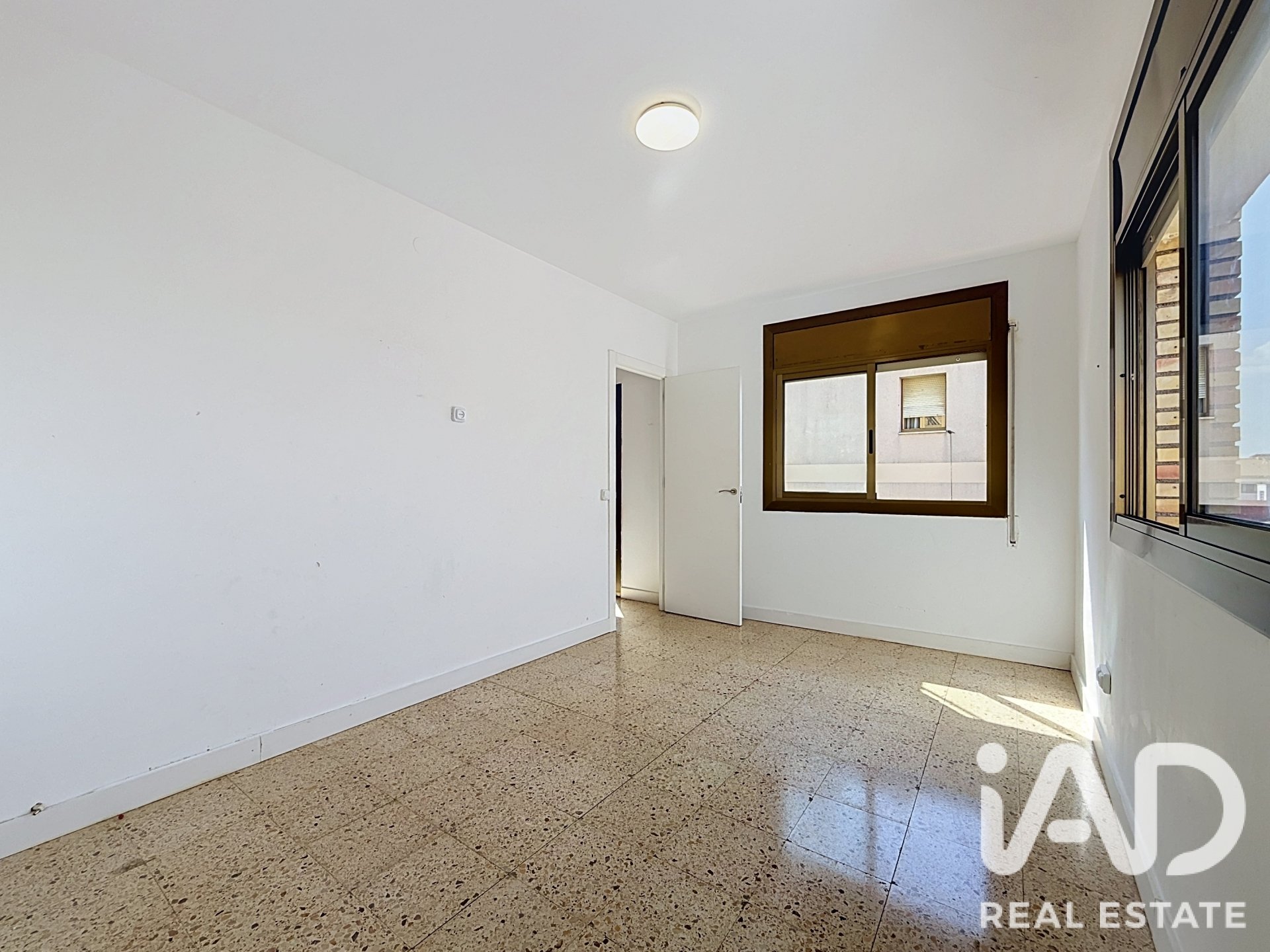 Huoneisto Vilanova i la Geltru, Barcelona, Espanja 4 makuuhuonetta, 91 m2 No. 193537