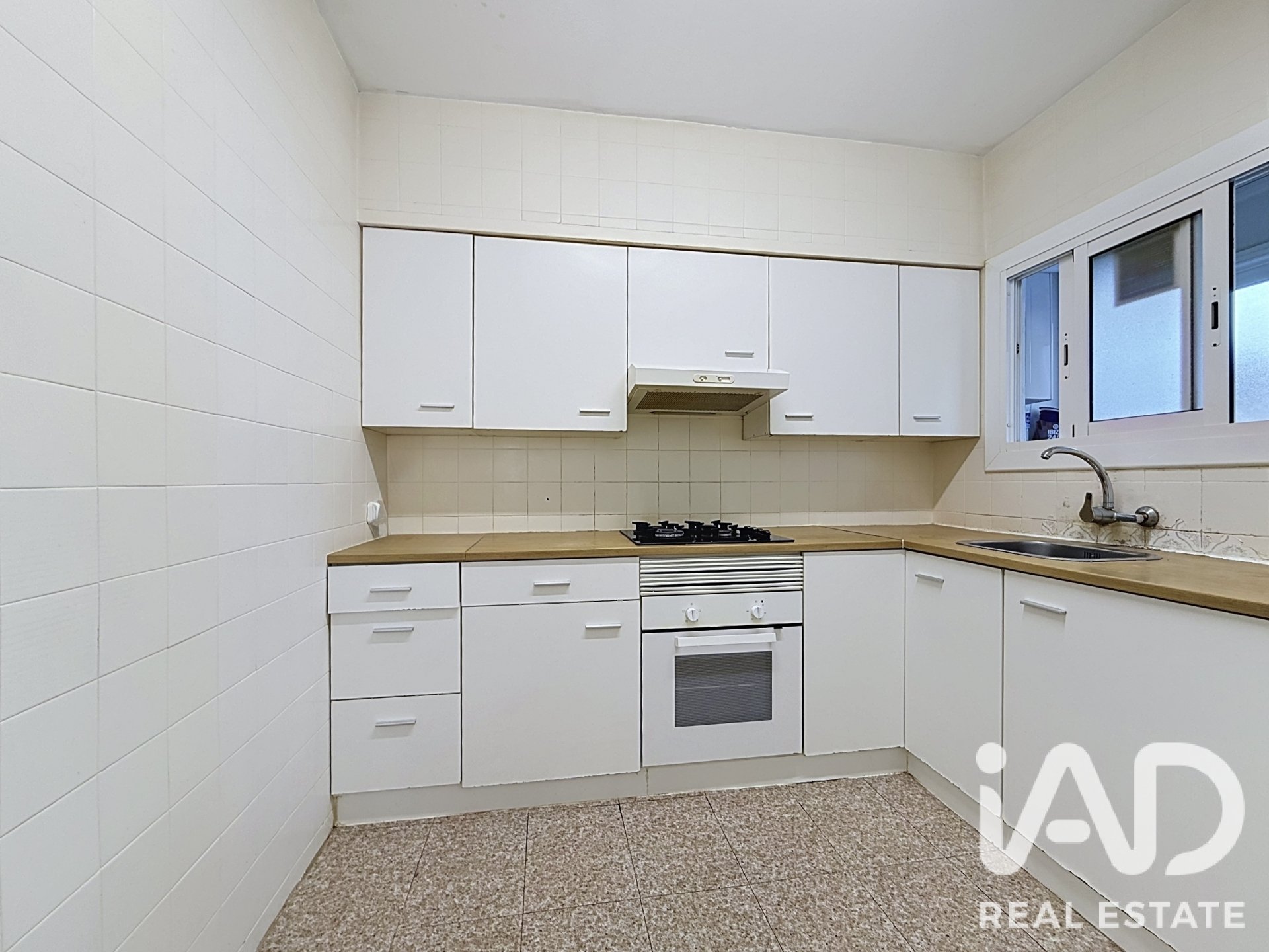Huoneisto Vilanova i la Geltru, Barcelona, Espanja 4 makuuhuonetta, 91 m2 No. 193537