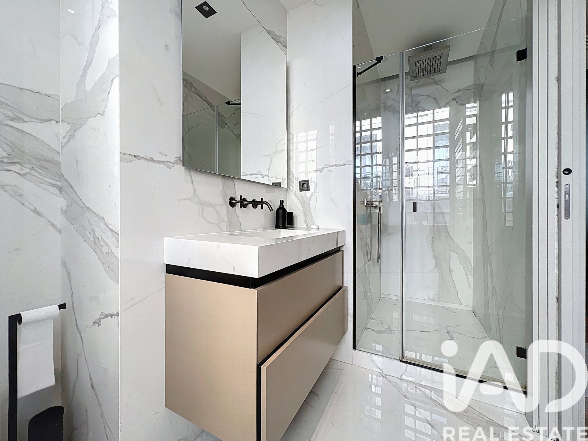 Apartment à Barcelona, Espagne 2 chambres, 103 m2 No. 172476