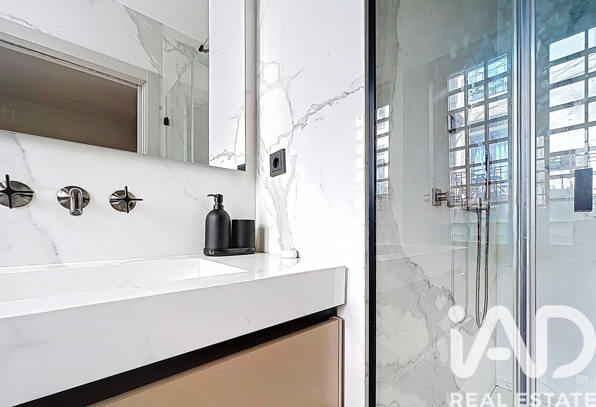 Apartment à Barcelona, Espagne 2 chambres, 103 m2 No. 172476