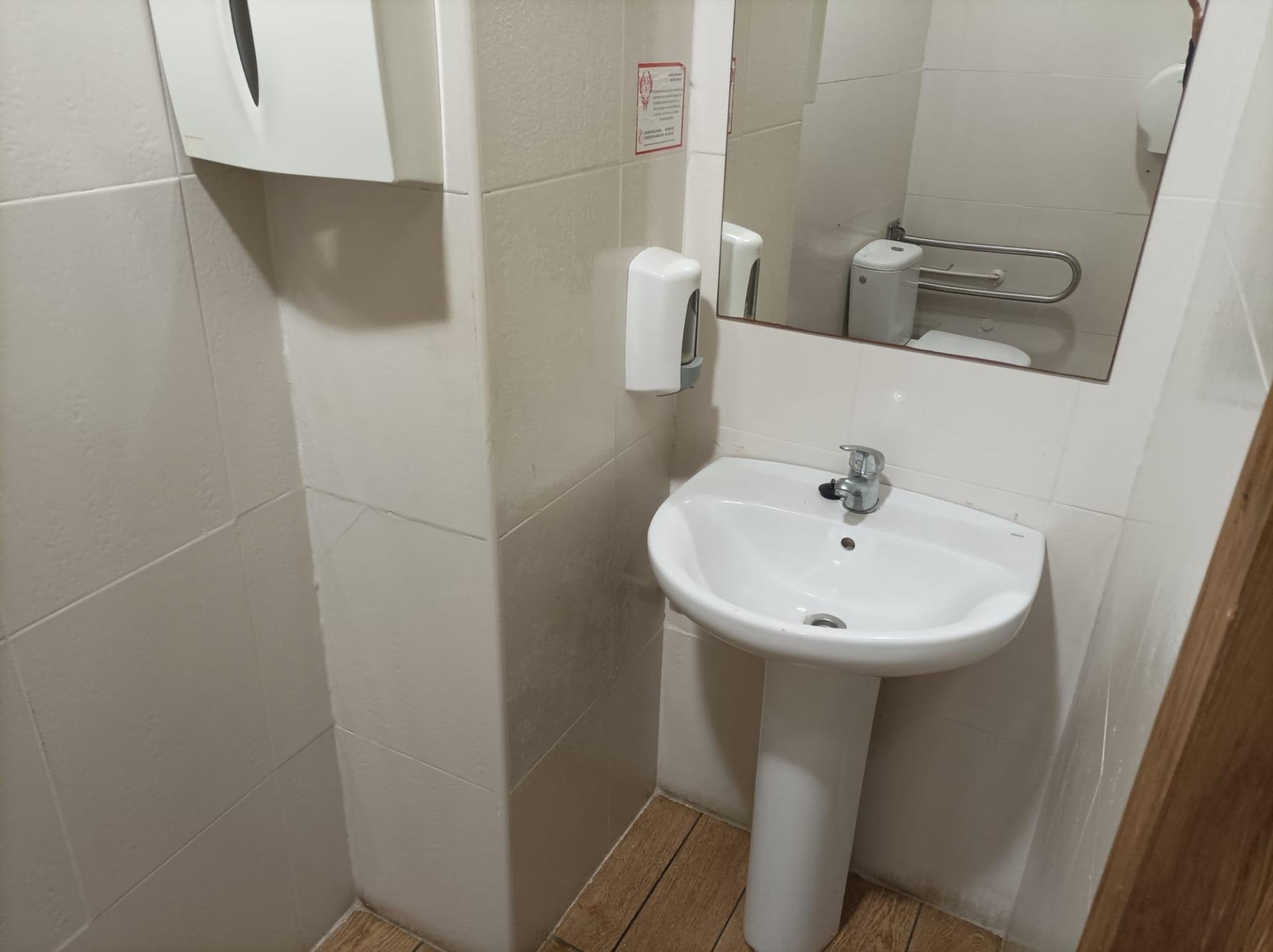 Propiedad comercial en Guardamar del Segura, Alicante, España 83 m2 No. 183895