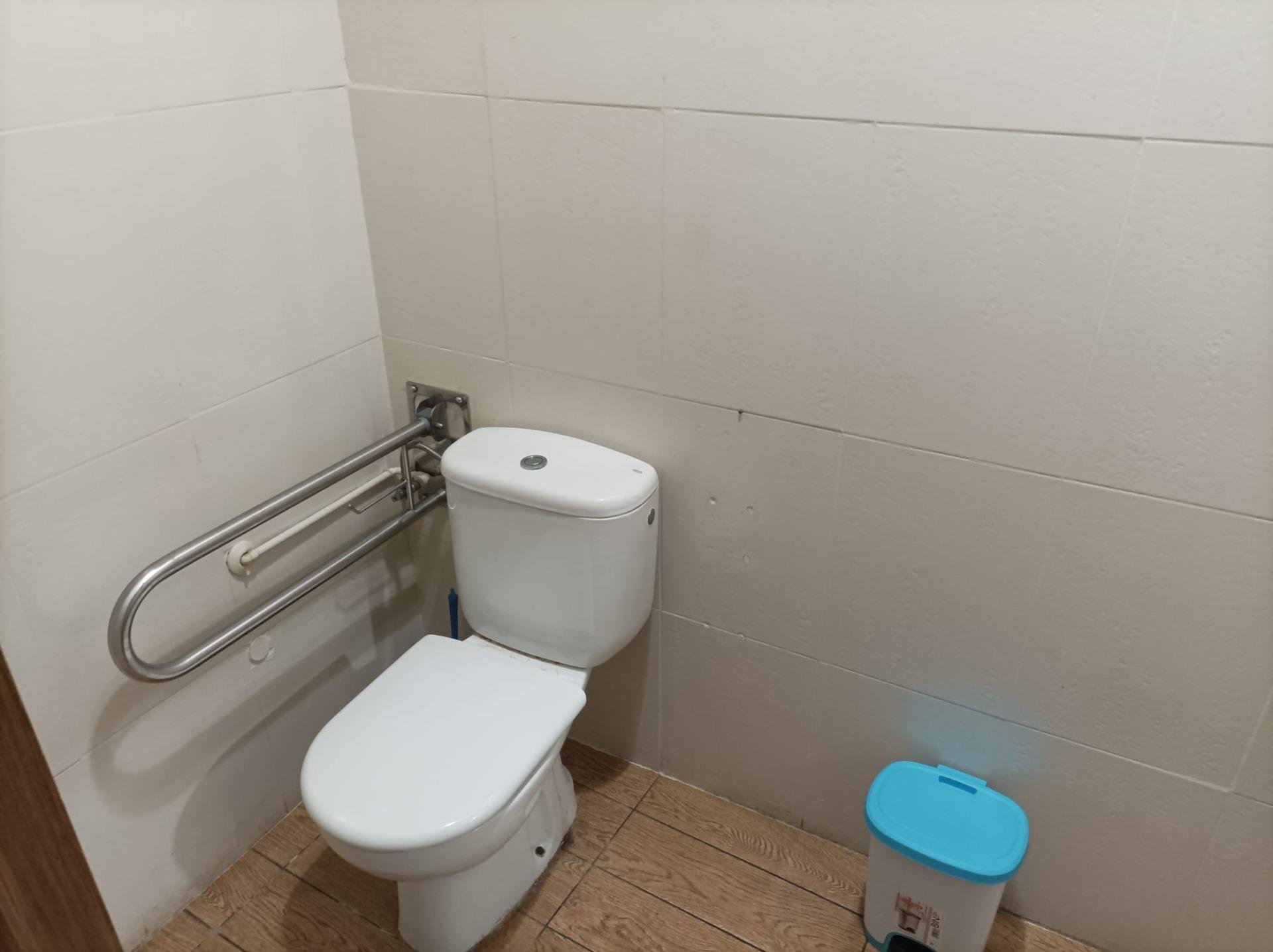 Propiedad comercial en Guardamar del Segura, Alicante, España 83 m2 No. 183895