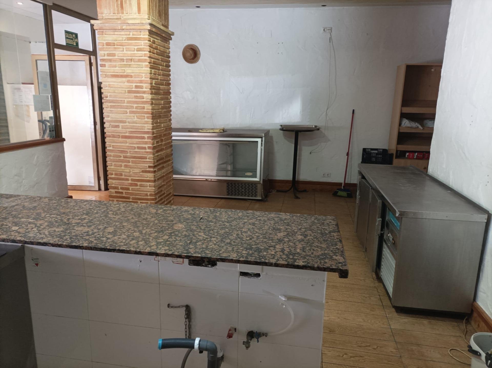 Propiedad comercial en Guardamar del Segura, Alicante, España 83 m2 No. 183895