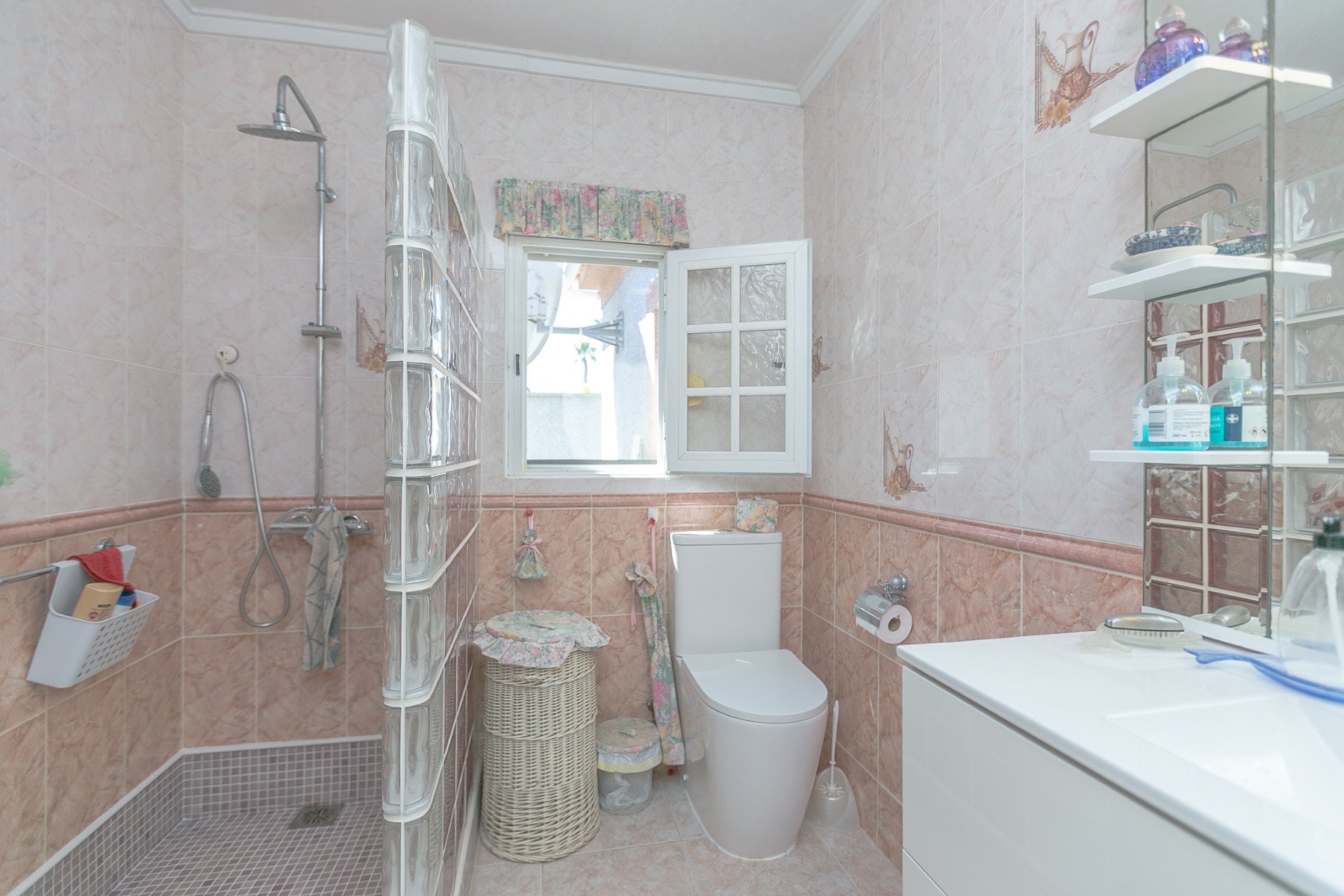 Townhouse in Los Balcones, Alicante, Spain 4 bedrooms, 128 sq.m. No. 189799