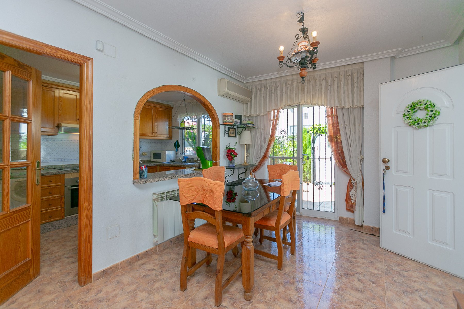 Kaupunkipientalo La Zenia, Alicante, Espanja 2 makuuhuonetta, 96 m2 No. 189798