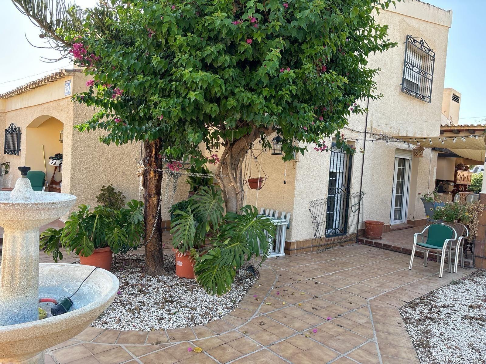 Villa i Torrevieja, Alicante, Spanien 4 sovrum, 250 kvm. Nr. 165580