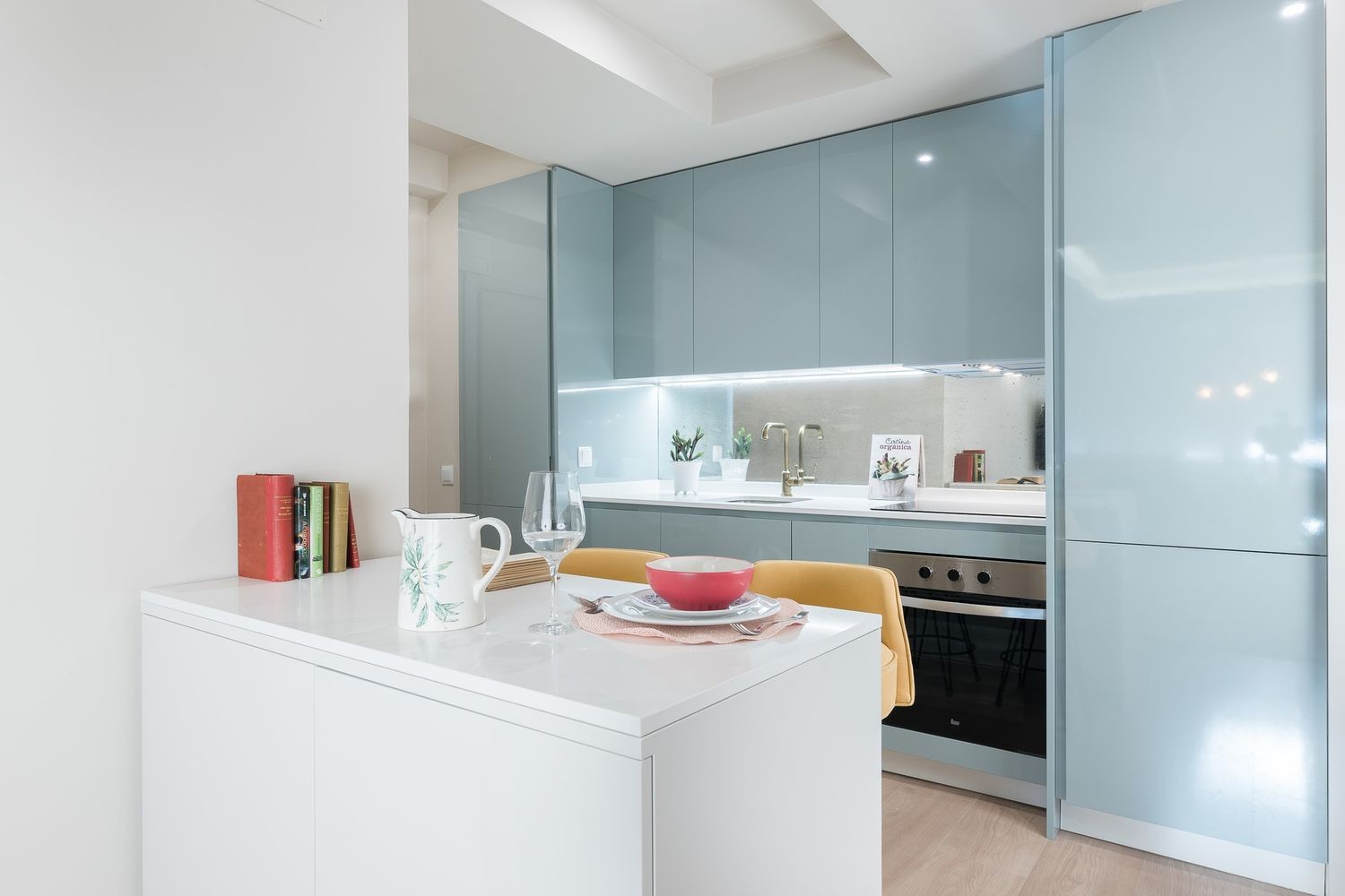 Apartamento en Madrid, España 2 dormitorios, 80 m2 No. 133920