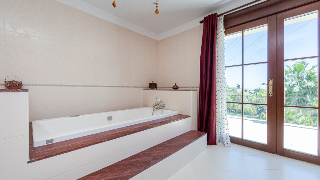 Villa in Artola, Malaga, Spanien 5 Schlafzimmer, 543.4 m2 Nr. 106381