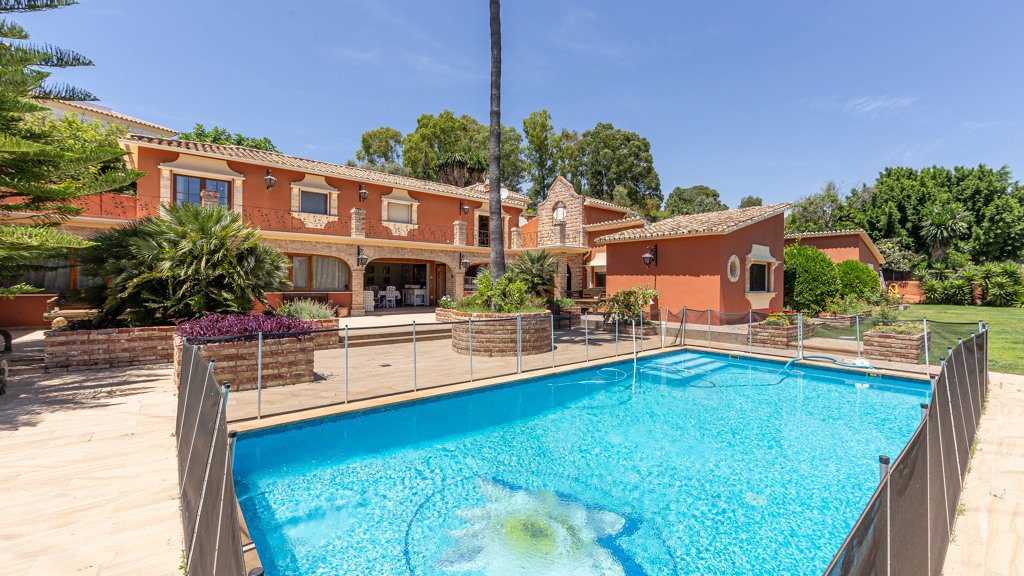 Villa in Artola, Malaga, Spanien 5 Schlafzimmer, 543.4 m2 Nr. 106381
