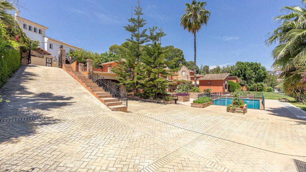 Villa in Artola, Malaga, Spanien 5 Schlafzimmer, 543.4 m2 Nr. 106381