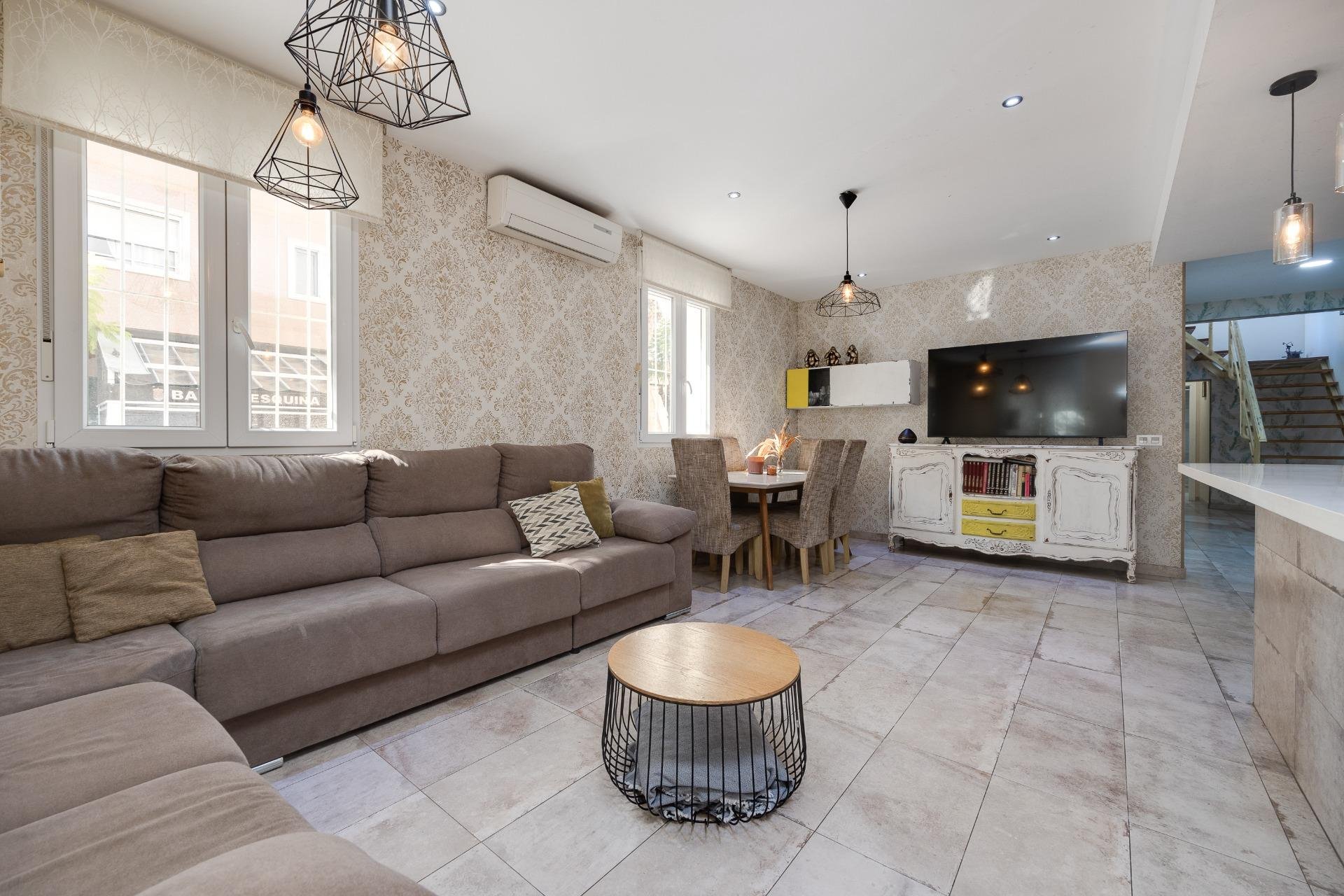 Townhouse in Torrevieja, Alicante, Spain 3 bedrooms, 138 sq.m. No. 189958