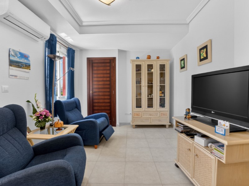 Townhouse in Torrevieja, Alicante, Spain 4 bedrooms, 110 sq.m. No. 189959