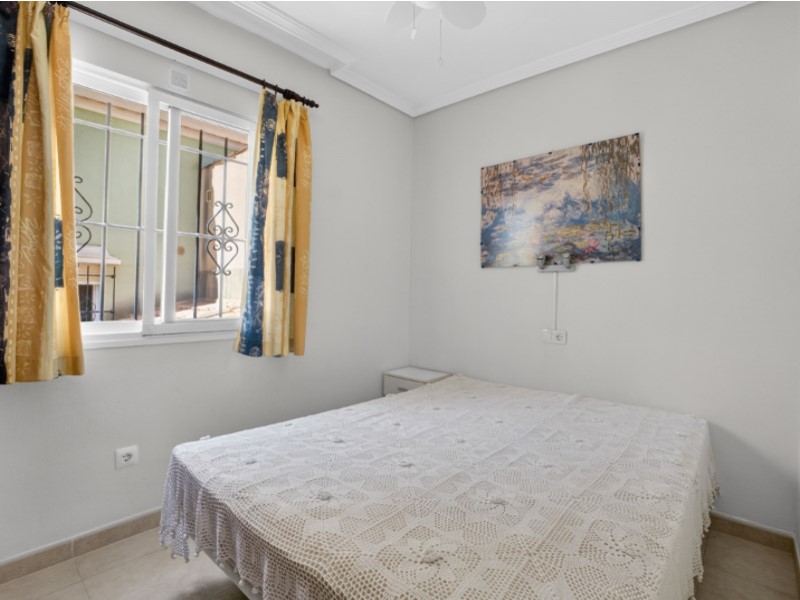Townhouse in Torrevieja, Alicante, Spain 4 bedrooms, 110 sq.m. No. 189959