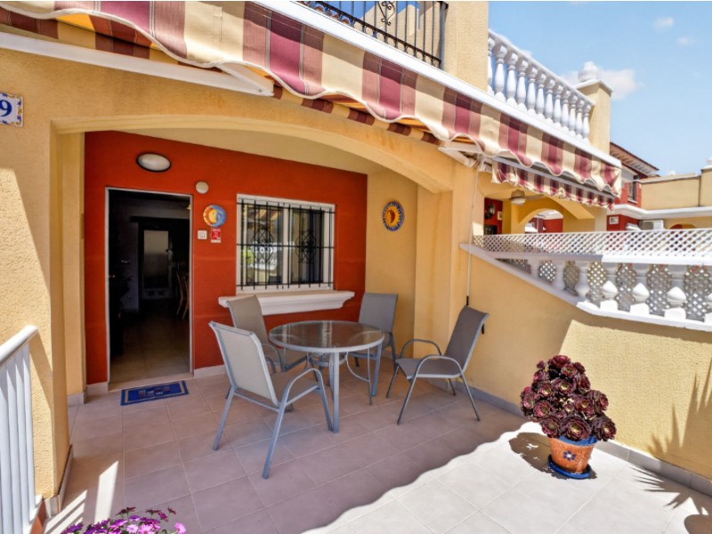 Townhouse in Torrevieja, Alicante, Spain 4 bedrooms, 110 sq.m. No. 189959