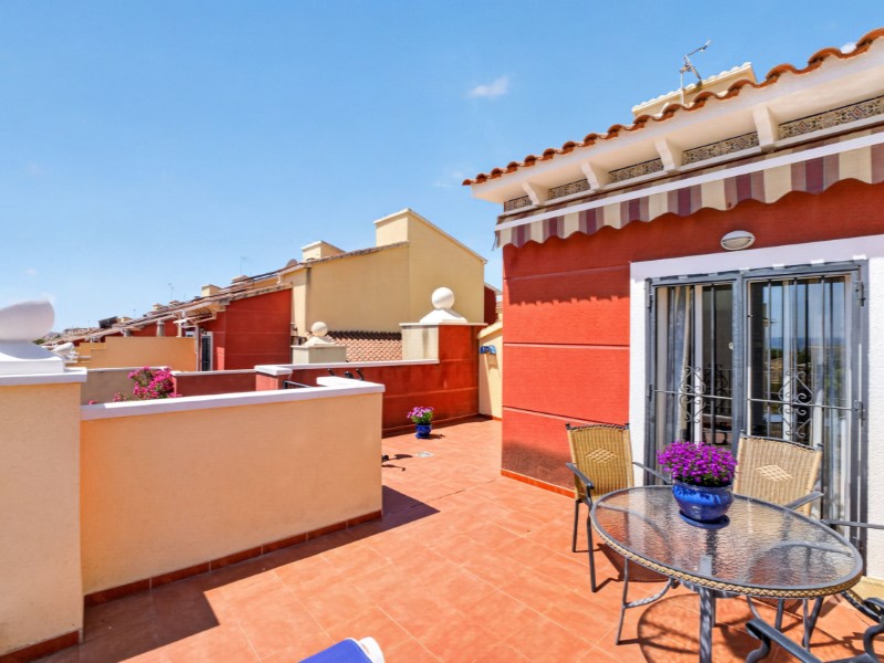 Townhouse in Torrevieja, Alicante, Spain 4 bedrooms, 110 sq.m. No. 189959