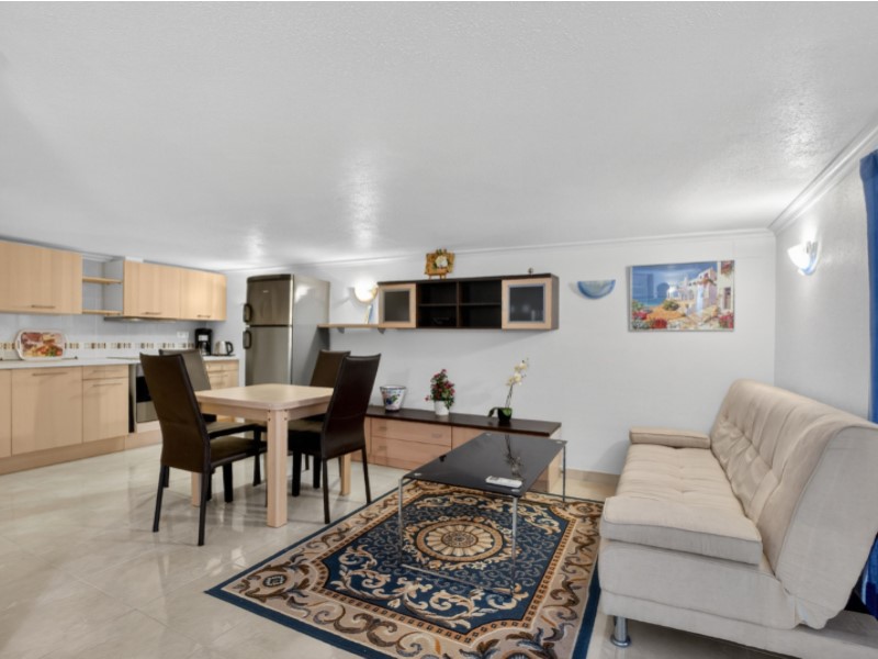 Townhouse in Torrevieja, Alicante, Spain 4 bedrooms, 110 sq.m. No. 189959