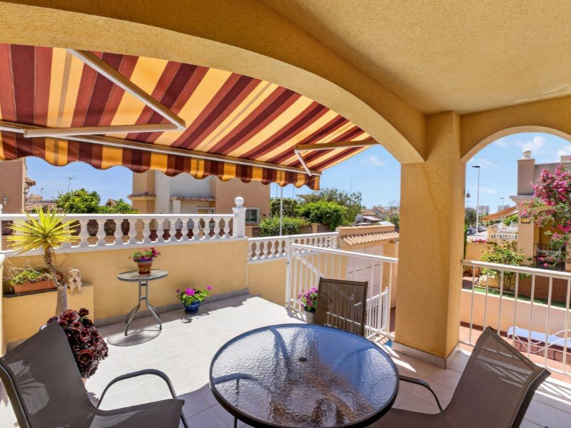 Townhouse in Torrevieja, Alicante, Spain 4 bedrooms, 110 sq.m. No. 189959