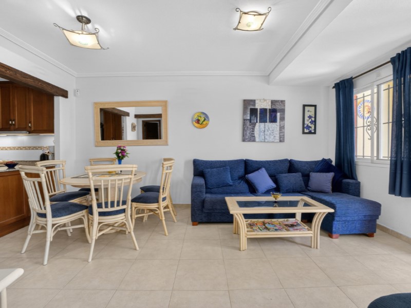 Townhouse in Torrevieja, Alicante, Spain 4 bedrooms, 110 sq.m. No. 189959
