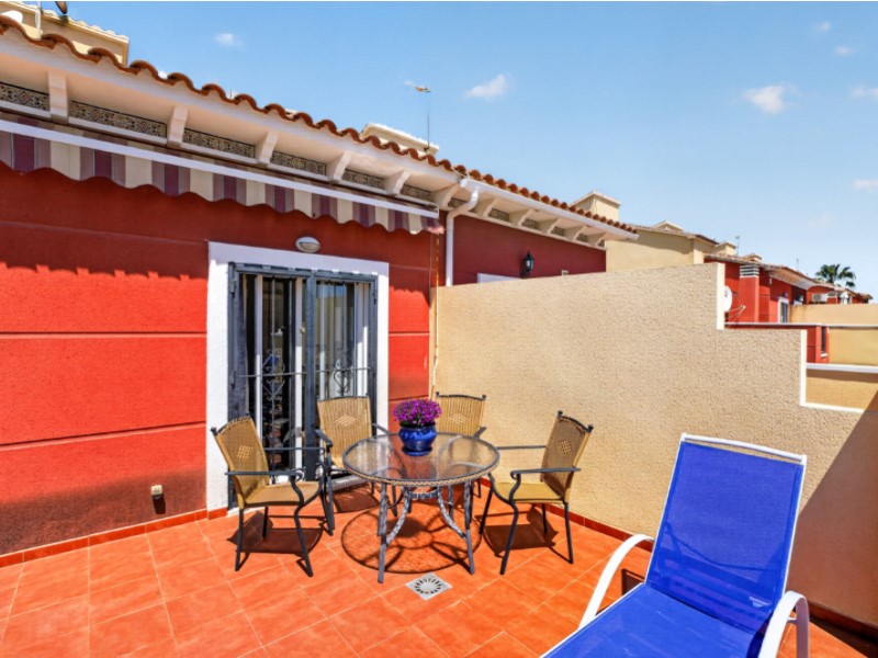 Townhouse in Torrevieja, Alicante, Spain 4 bedrooms, 110 sq.m. No. 189959