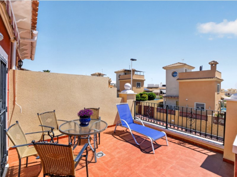 Townhouse in Torrevieja, Alicante, Spain 4 bedrooms, 110 sq.m. No. 189959