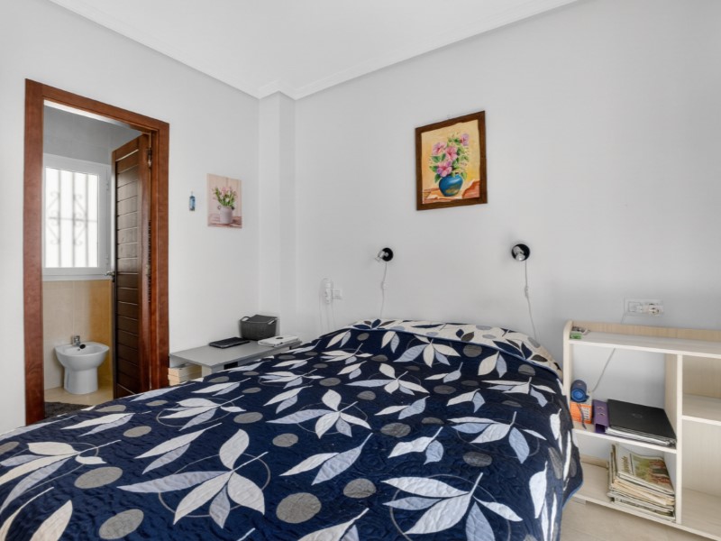 Townhouse in Torrevieja, Alicante, Spain 4 bedrooms, 110 sq.m. No. 189959