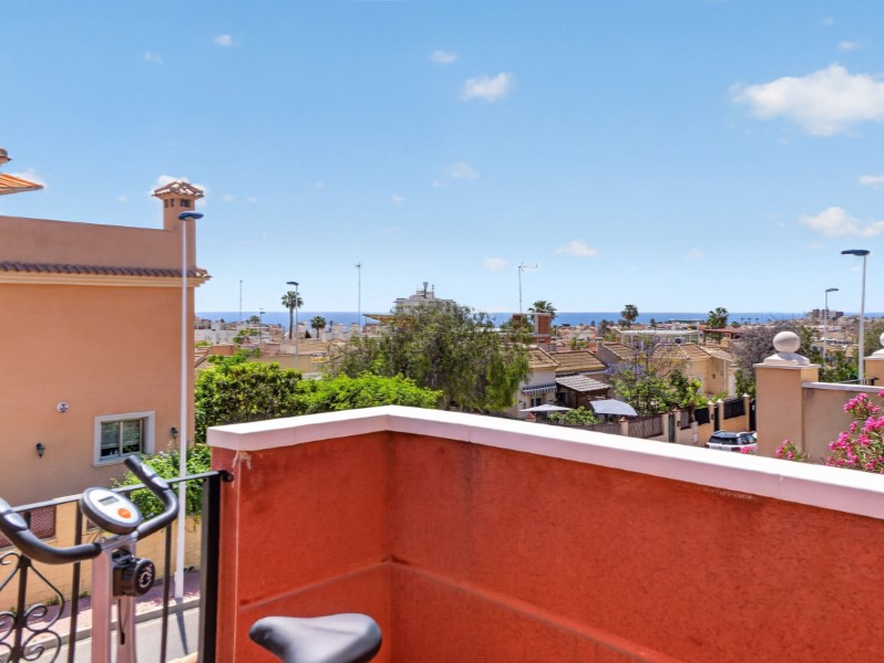 Townhouse in Torrevieja, Alicante, Spain 4 bedrooms, 110 sq.m. No. 189959