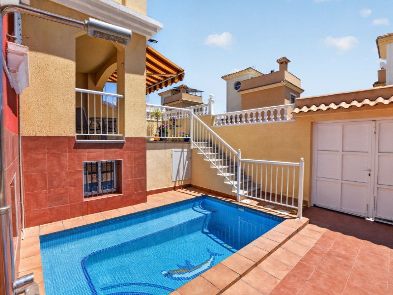 Townhouse in Torrevieja, Alicante, Spain 4 bedrooms, 110 sq.m. No. 189959