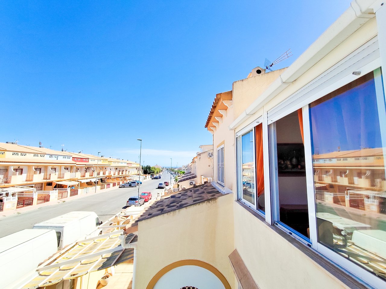 Kaupunkipientalo Playa Flamenca II, Alicante, Espanja 2 makuuhuonetta, 80 m2 No. 195690