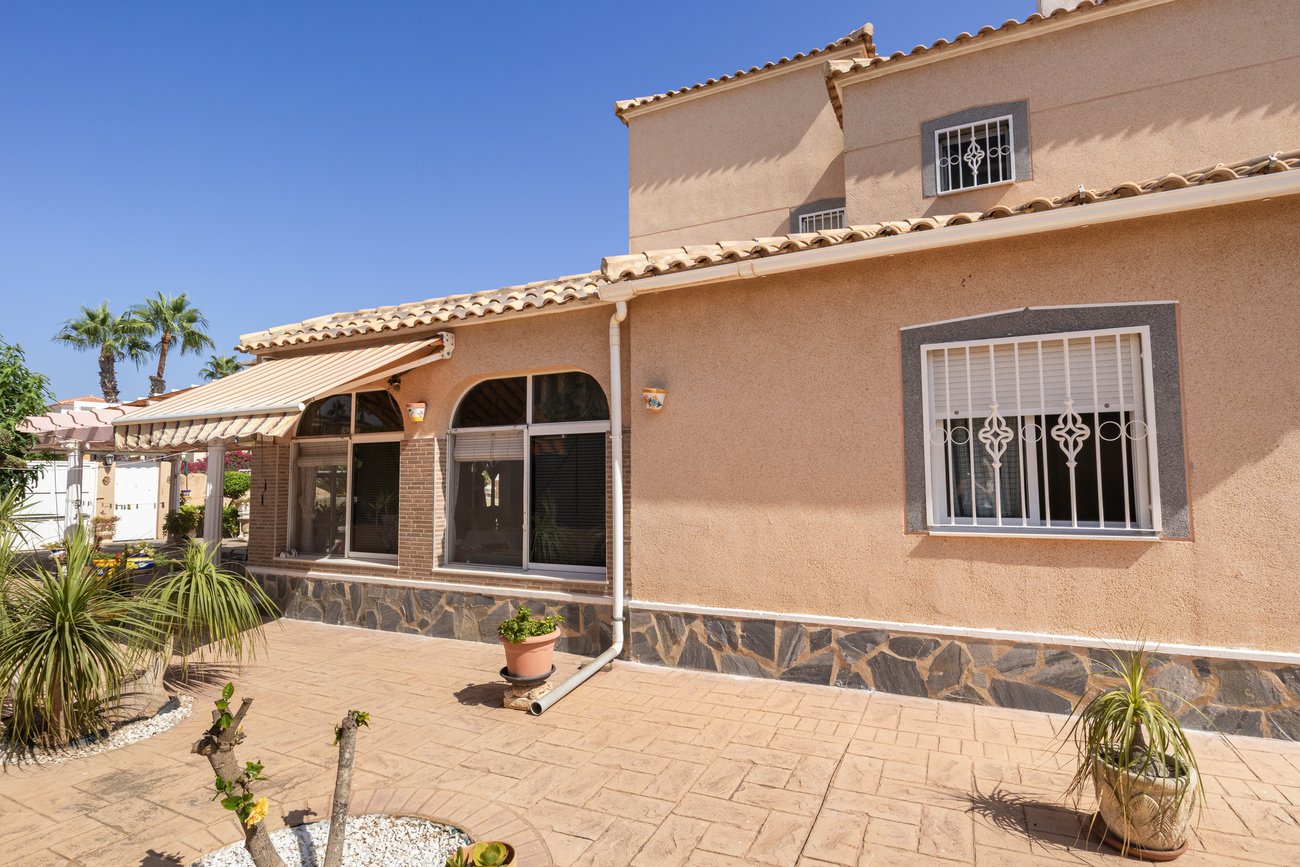 Huvila Alicante, Espanja 4 makuuhuonetta, 180 m2 No. 195693