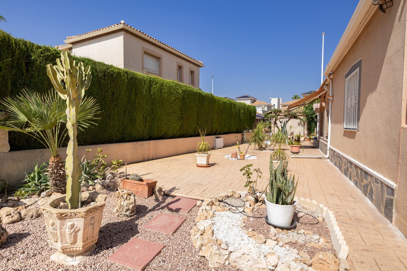 Huvila Alicante, Espanja 4 makuuhuonetta, 180 m2 No. 195693