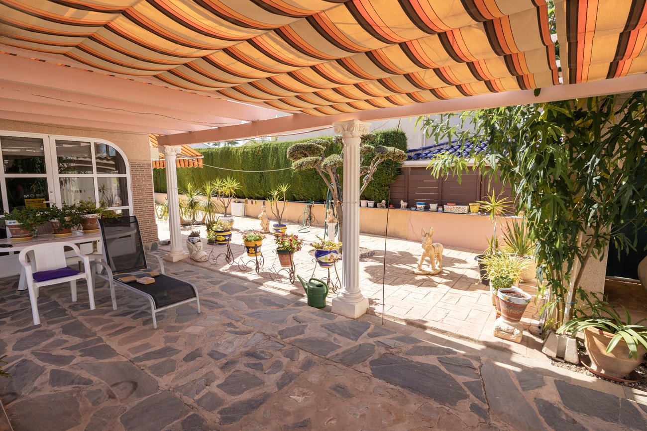 Huvila Alicante, Espanja 4 makuuhuonetta, 180 m2 No. 195693