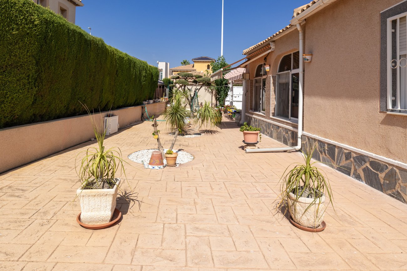Huvila Alicante, Espanja 4 makuuhuonetta, 180 m2 No. 195693