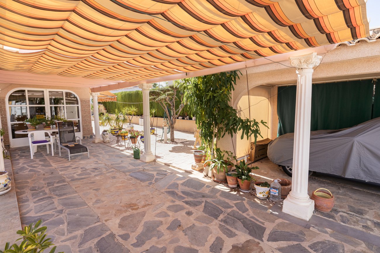 Huvila Alicante, Espanja 4 makuuhuonetta, 180 m2 No. 195693