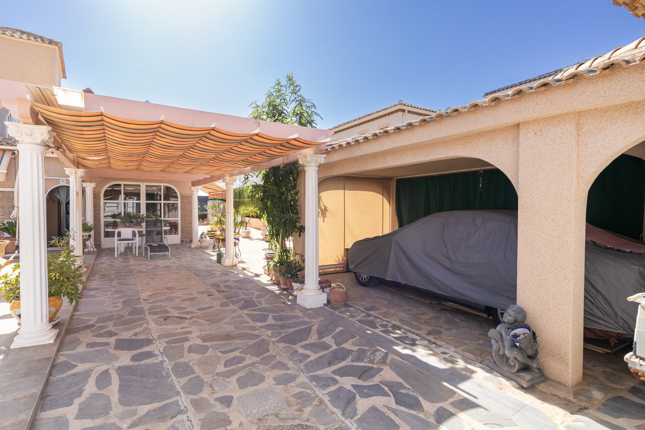 Huvila Alicante, Espanja 4 makuuhuonetta, 180 m2 No. 195693