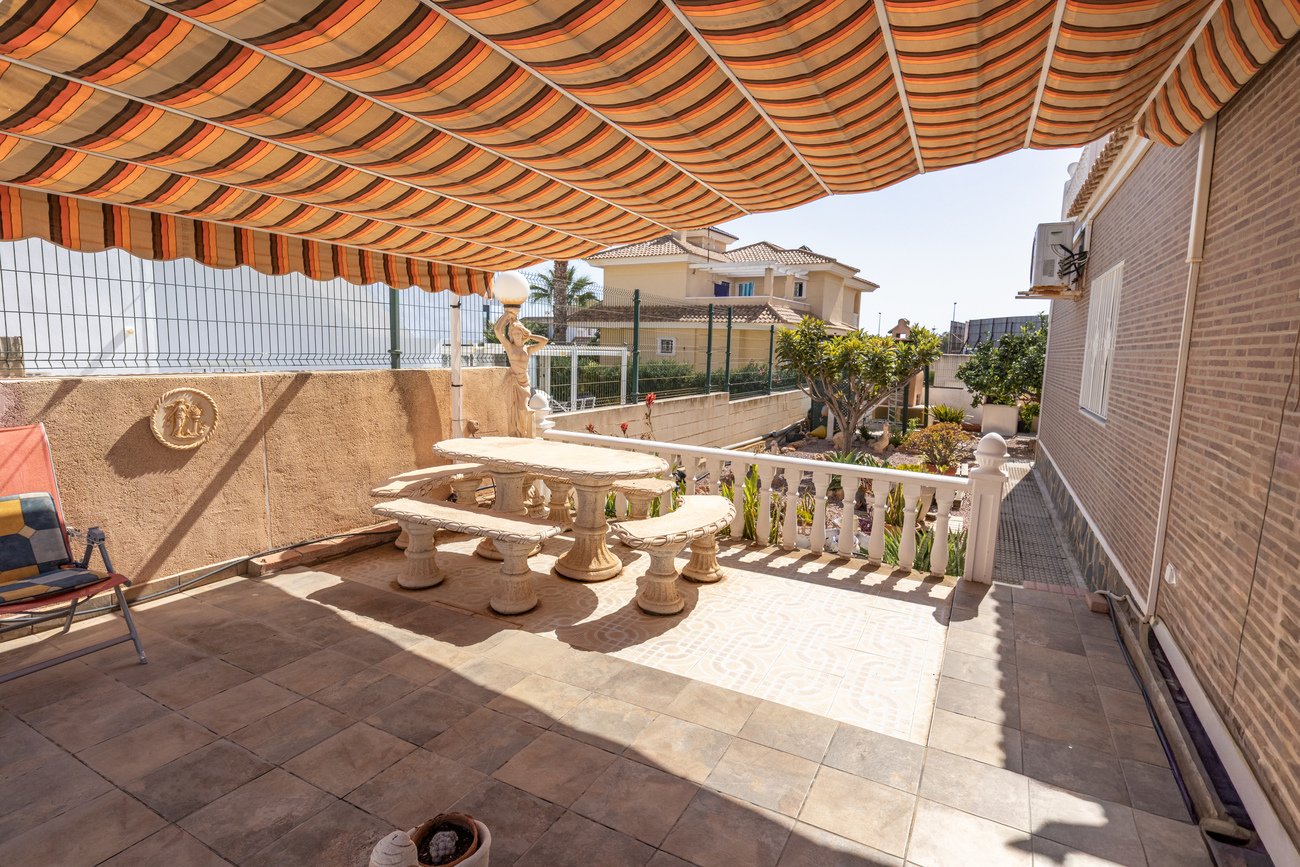 Huvila Alicante, Espanja 4 makuuhuonetta, 180 m2 No. 195693