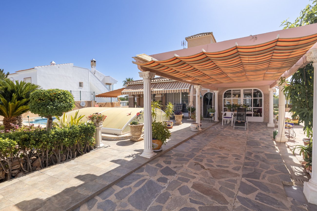Huvila Alicante, Espanja 4 makuuhuonetta, 180 m2 No. 195693