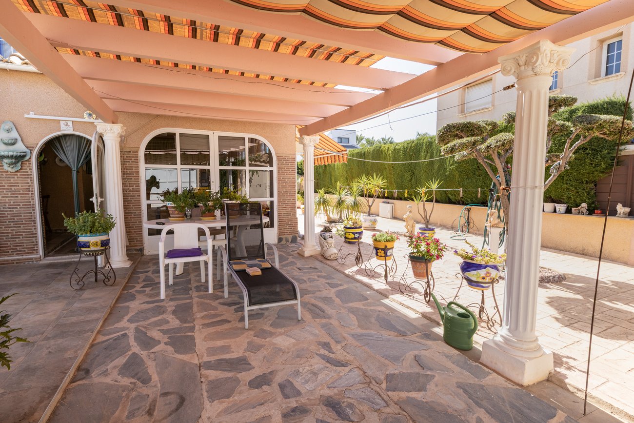 Huvila Alicante, Espanja 4 makuuhuonetta, 180 m2 No. 195693