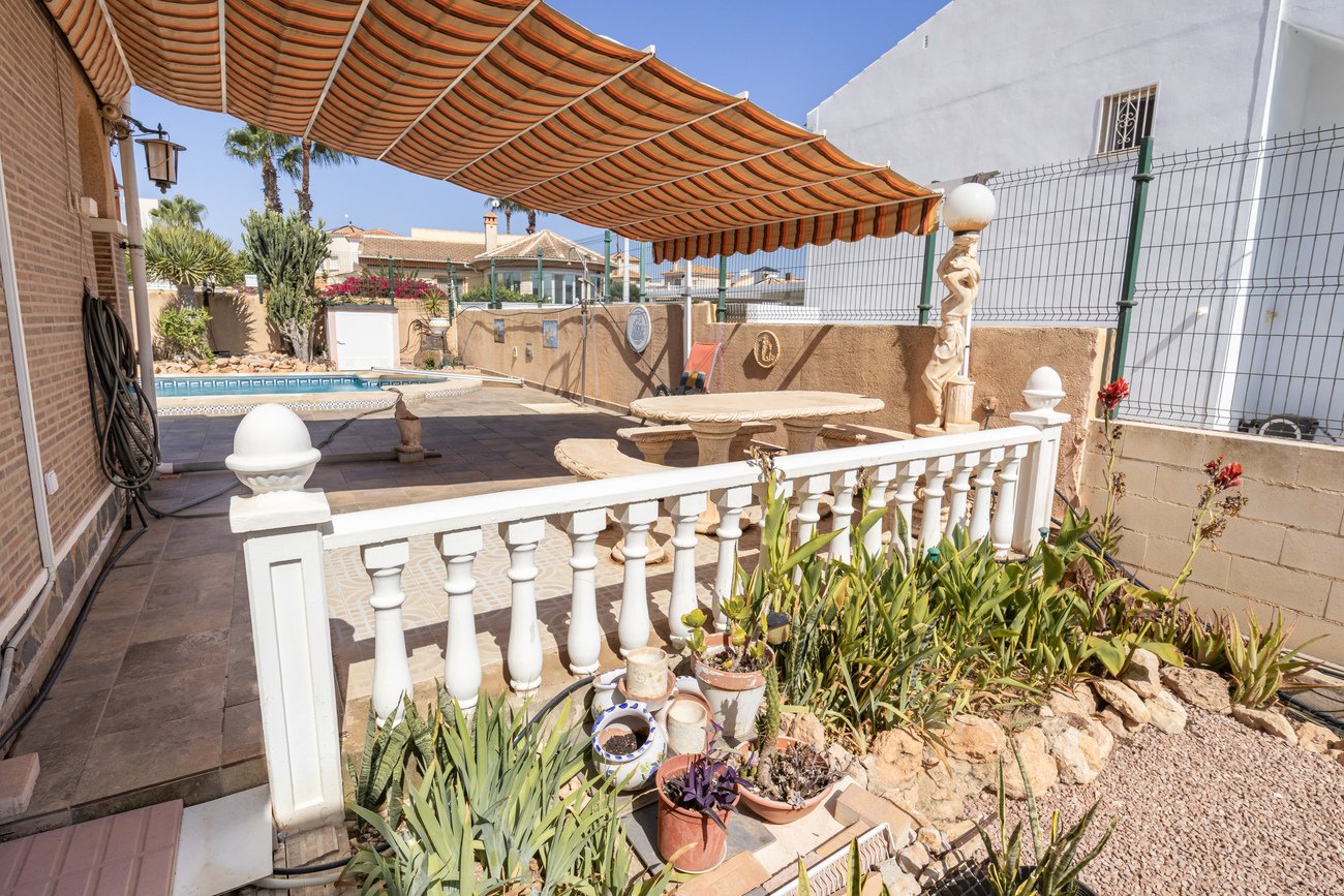 Huvila Alicante, Espanja 4 makuuhuonetta, 180 m2 No. 195693