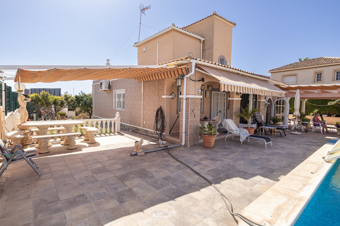 Huvila Alicante, Espanja 4 makuuhuonetta, 180 m2 No. 195693