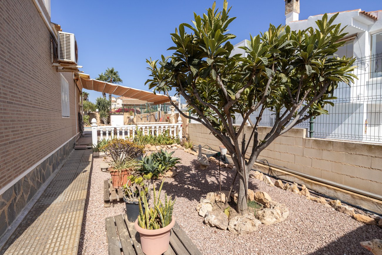 Huvila Alicante, Espanja 4 makuuhuonetta, 180 m2 No. 195693