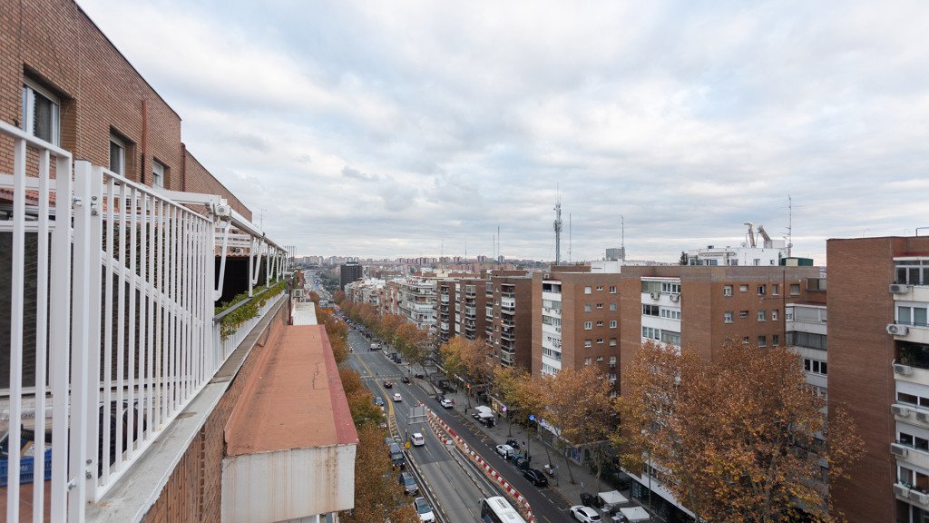 Apartment in Madrid, Spain 1 bedroom, 180 sq.m. No. 107250