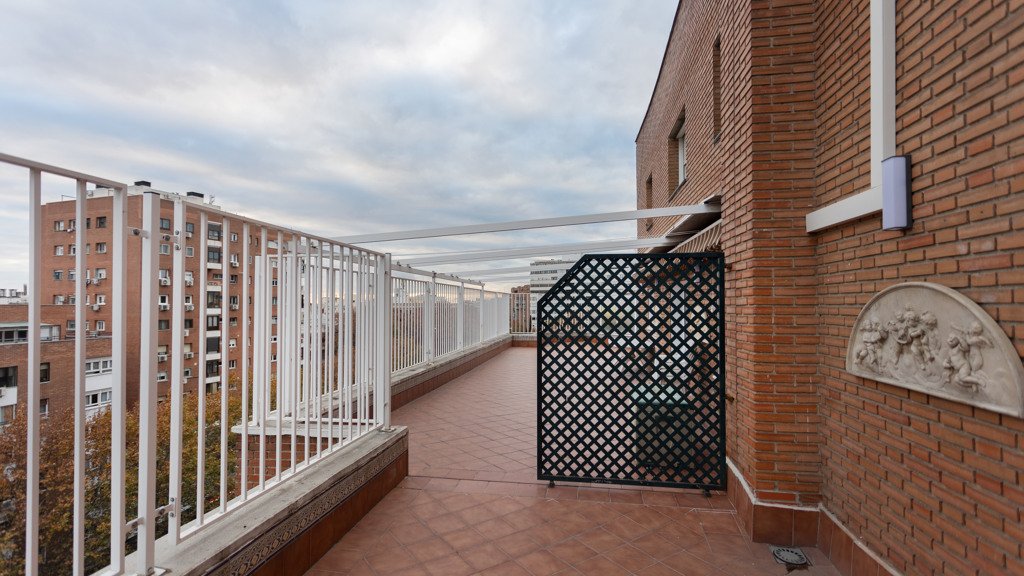 Apartment in Madrid, Spain 1 bedroom, 180 sq.m. No. 107250