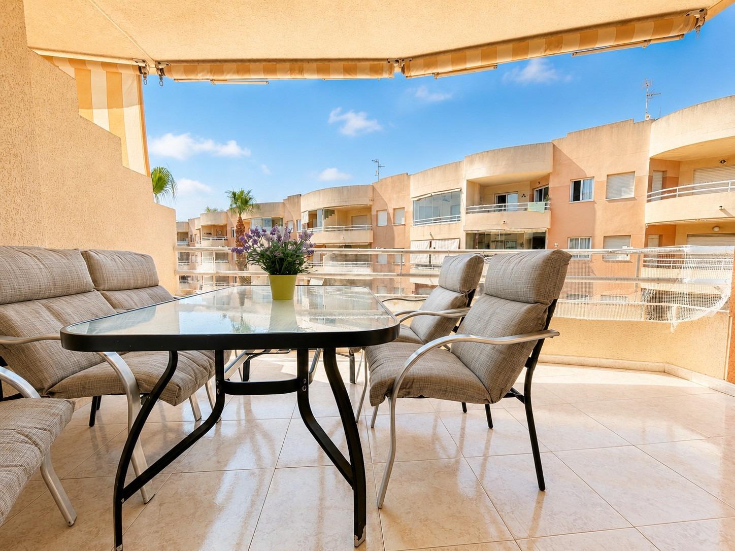 Apartamento en Dehesa De Campoamor, Alicante, España 2 dormitorios, 72 m2 No. 190108