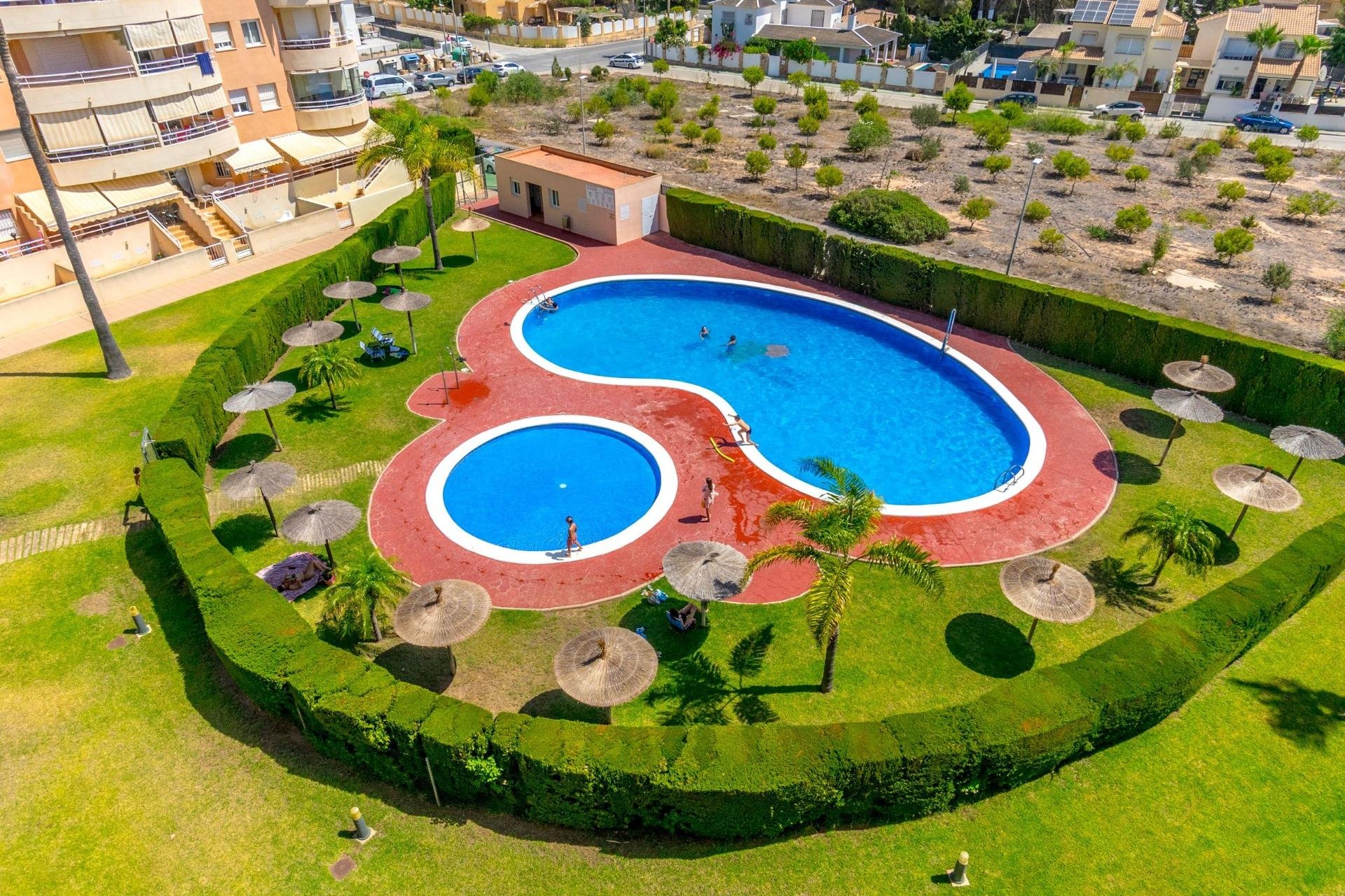 Apartamento en Dehesa De Campoamor, Alicante, España 2 dormitorios, 72 m2 No. 190108