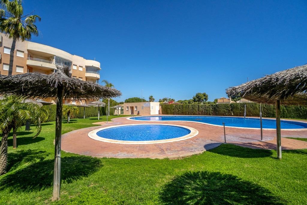 Apartamento en Dehesa De Campoamor, Alicante, España 2 dormitorios, 72 m2 No. 190108
