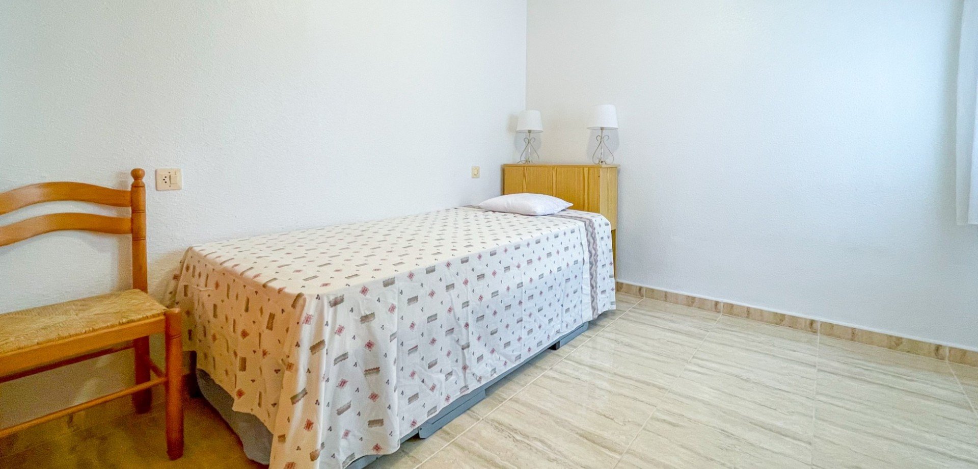 Kaupunkipientalo Alicante, Espanja 2 makuuhuonetta, 68 m2 No. 190110