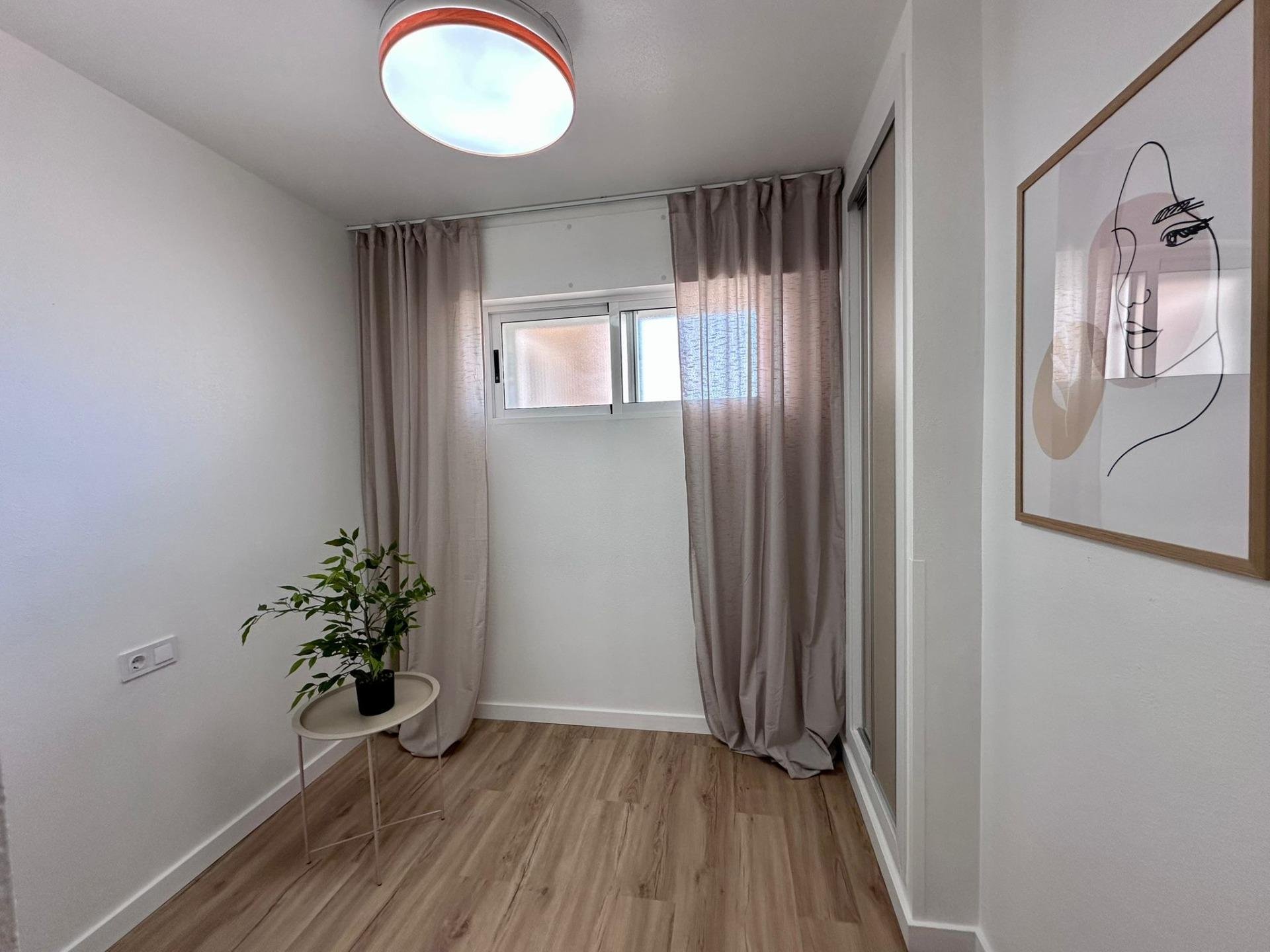Appartamento a Torrevieja, Alicante, Spagna 2 camere da letto, 55 mq. N° 190105
