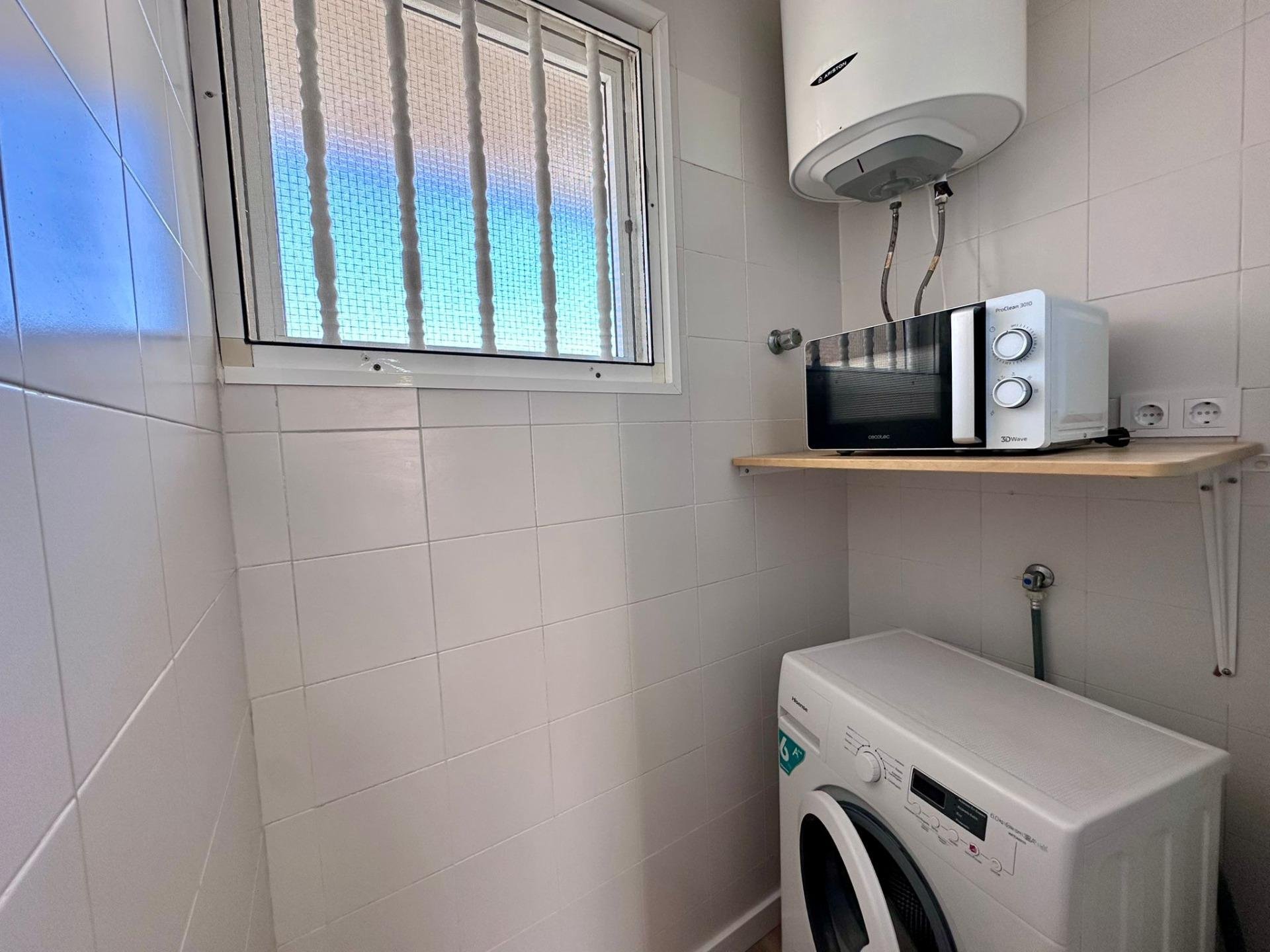 Appartamento a Torrevieja, Alicante, Spagna 2 camere da letto, 55 mq. N° 190105