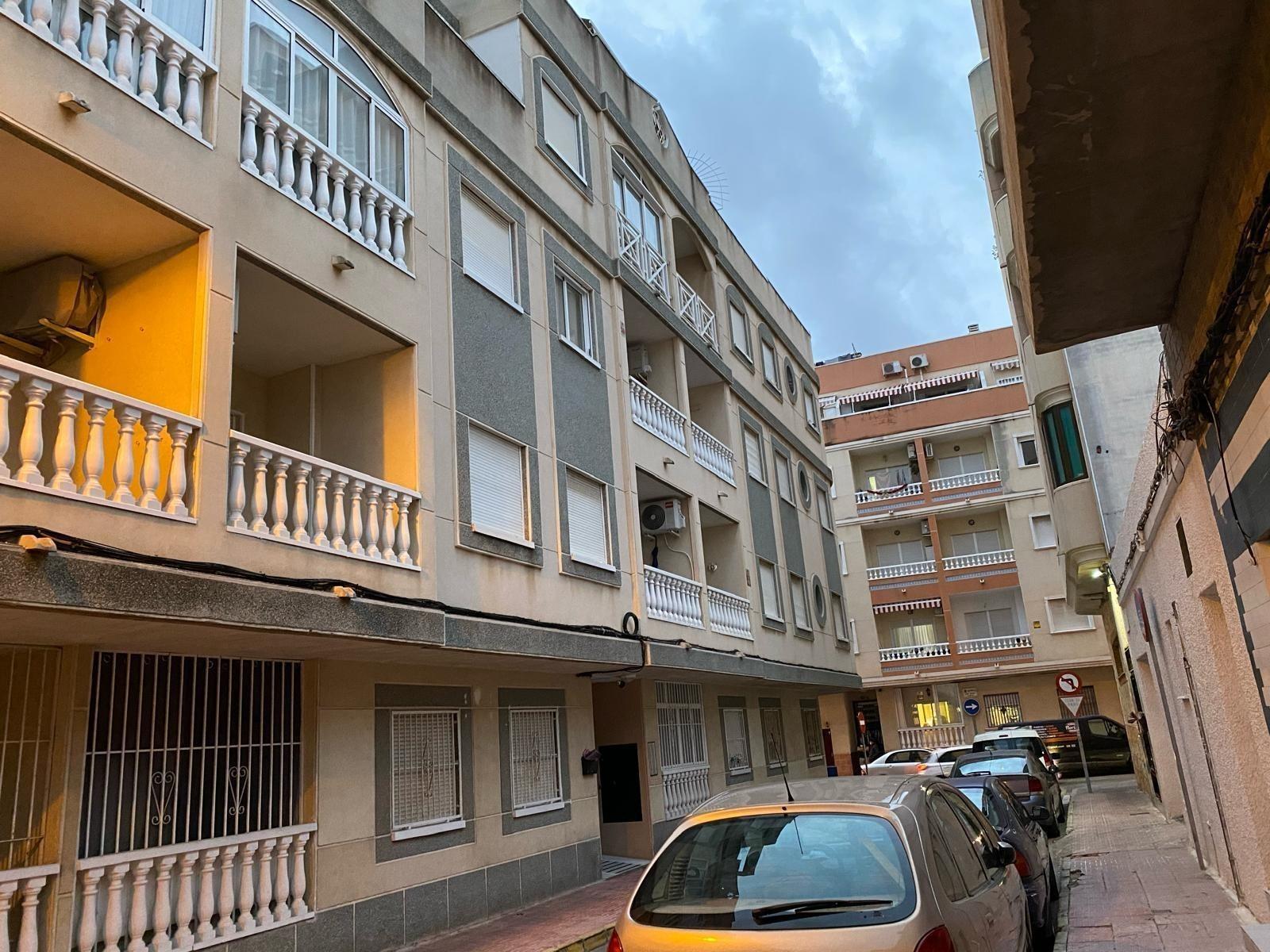 Apartment à Torrevieja, Alicante, Espagne 2 chambres, 65 m2 No. 194874