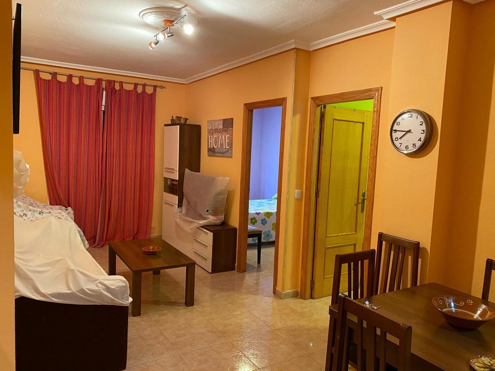 Apartment à Torrevieja, Alicante, Espagne 2 chambres, 65 m2 No. 194874